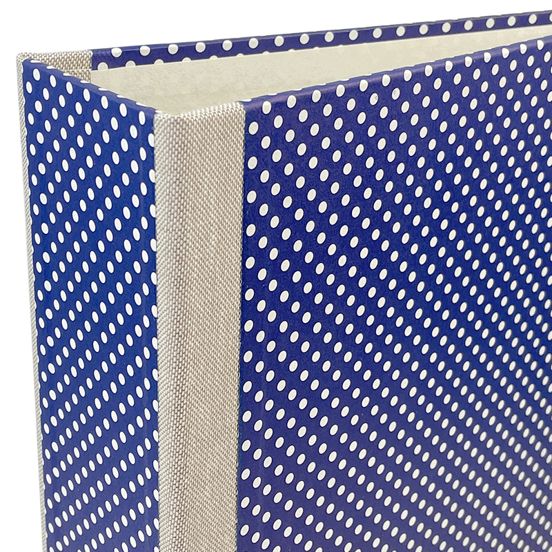 Eleganter Motivordner A5, weiße Punkte auf Blau, Geschenkidee zu